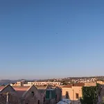 Neoria خانيا